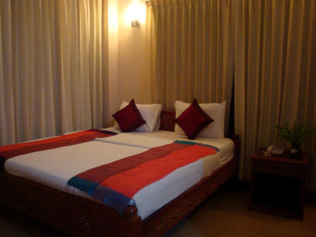 Emerald City Hotel Сием Реап Екстериор снимка
